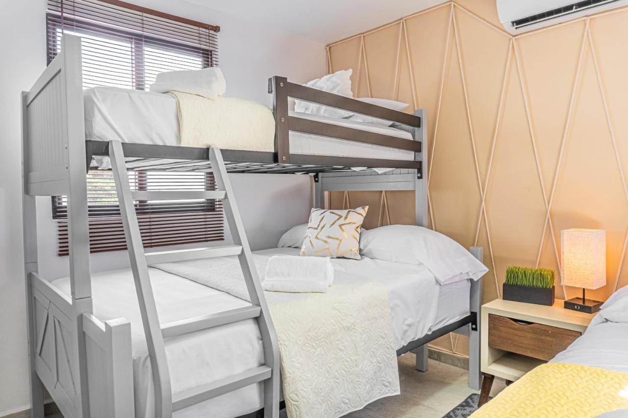Pako Stays - Luxurious & Spacious 2 Bedroom Apartments Close To The Beach, Free Wi-Fi, Ideal Location In Downtown Cancun Centro 外观 照片